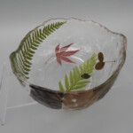 Schale aus Epoxidharz mit Blättern
